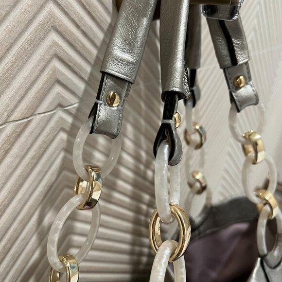 Coach Shoulder Bag M1073-16815 Silver leather, Gold Tone hardware - Picture 8 of 10